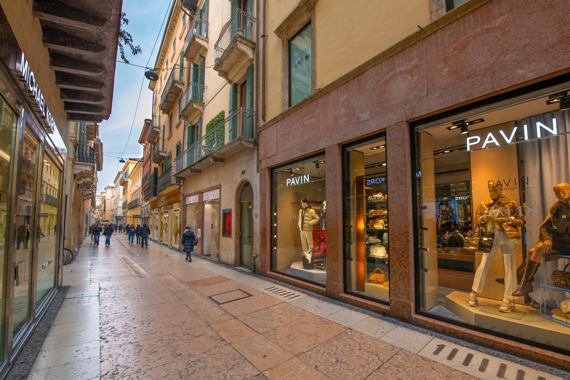 Palace Home Mazzini Verona Center Zewnętrze zdjęcie