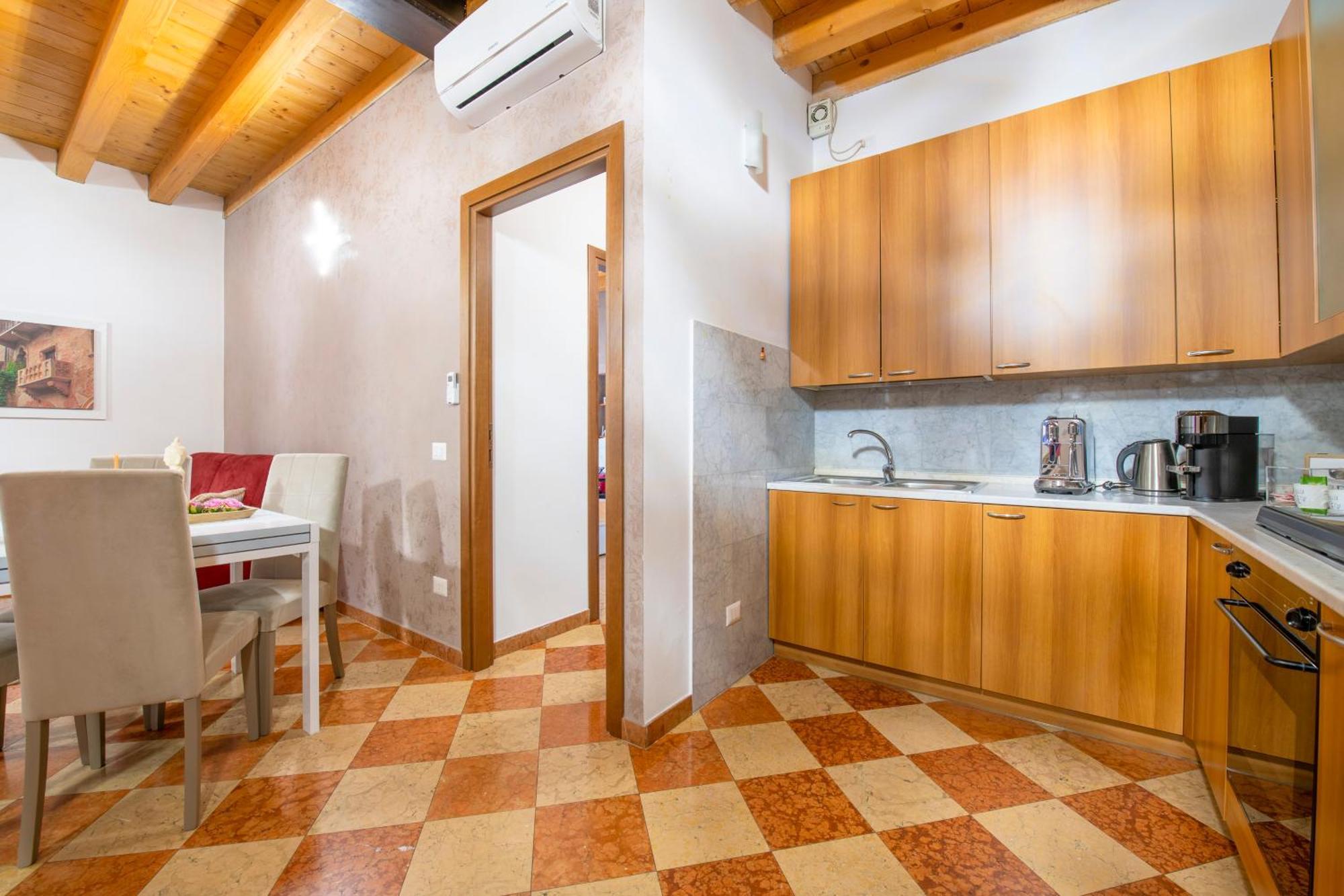 Palace Home Mazzini Verona Center Zewnętrze zdjęcie