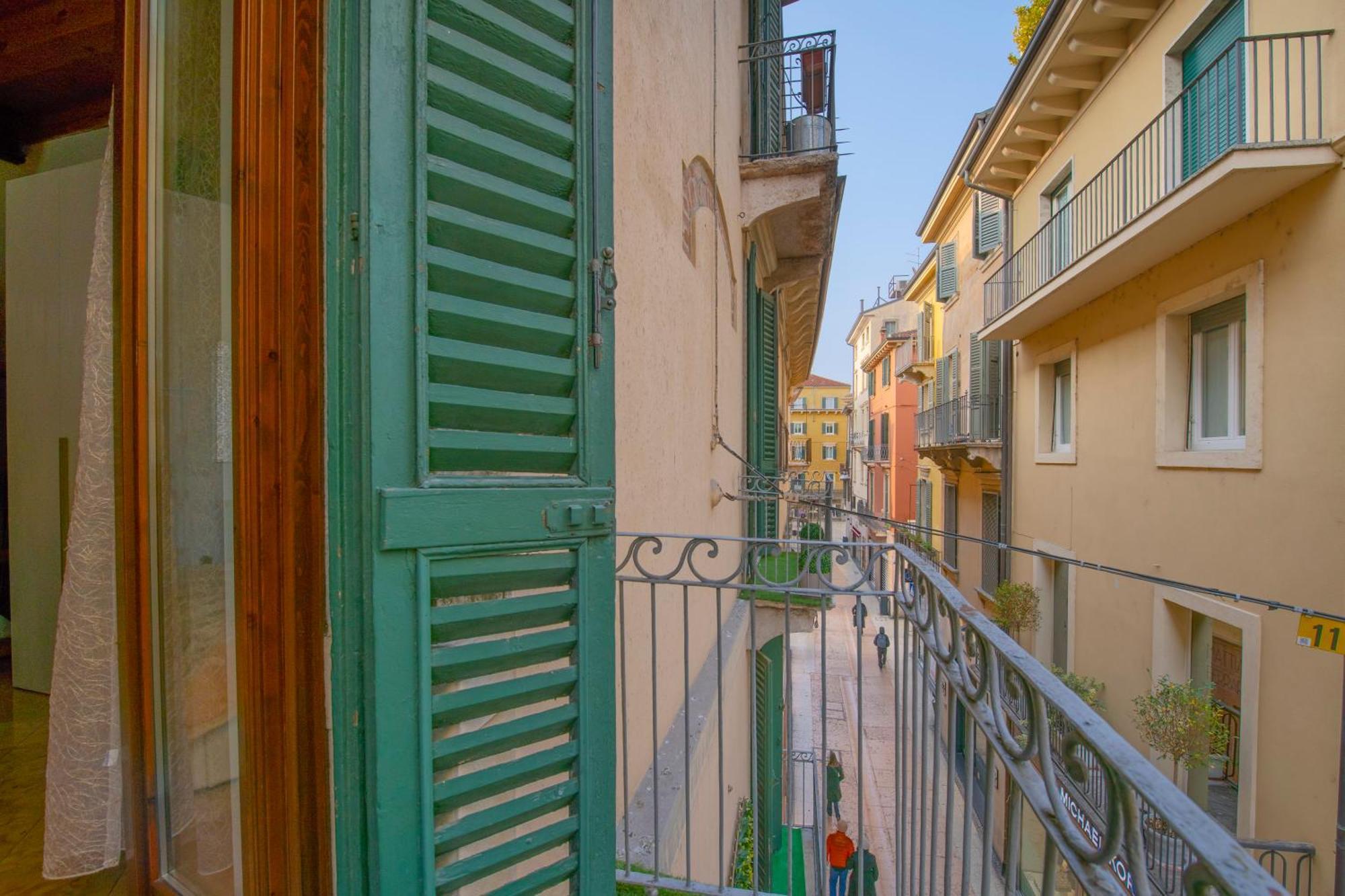 Palace Home Mazzini Verona Center Zewnętrze zdjęcie