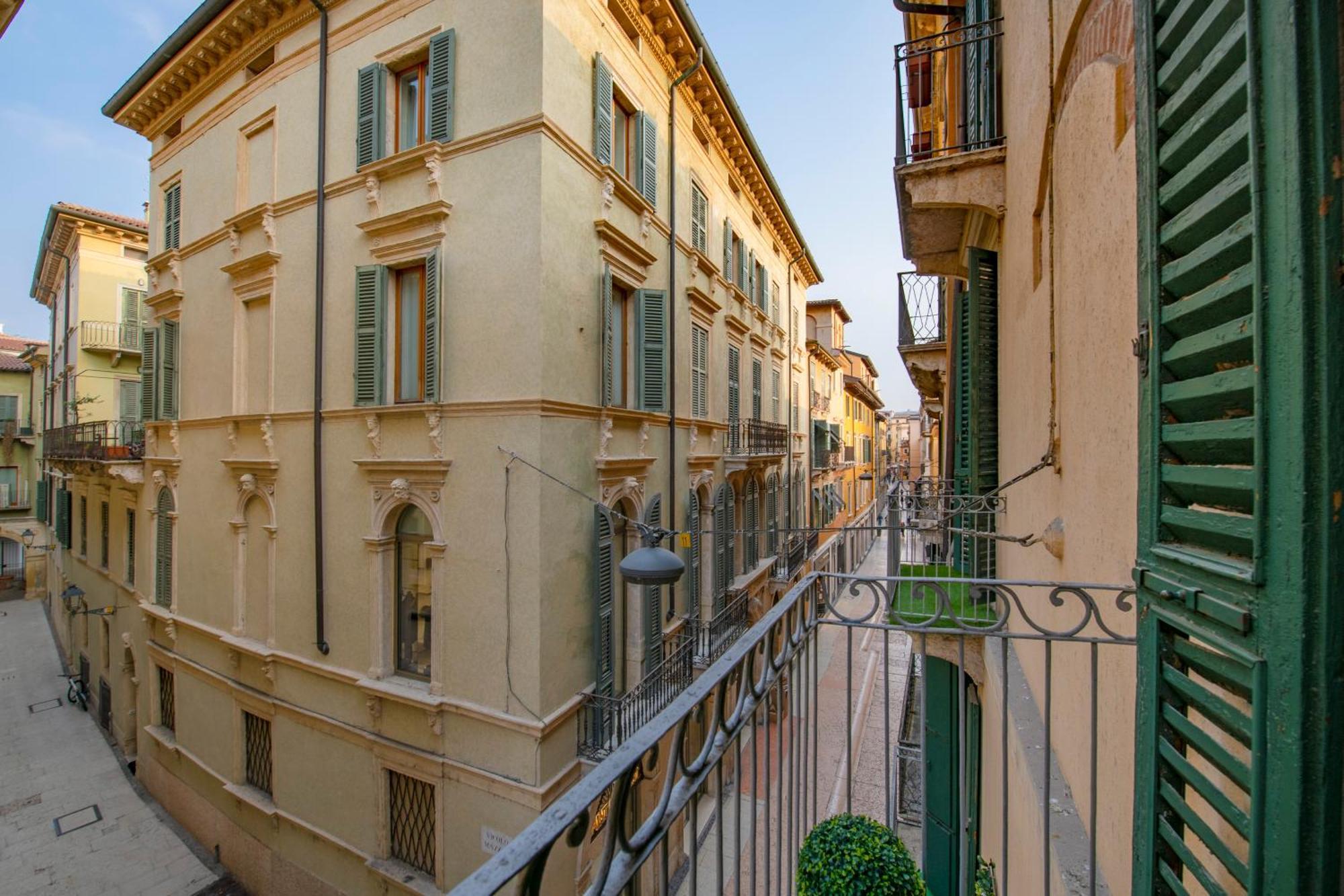 Palace Home Mazzini Verona Center Zewnętrze zdjęcie