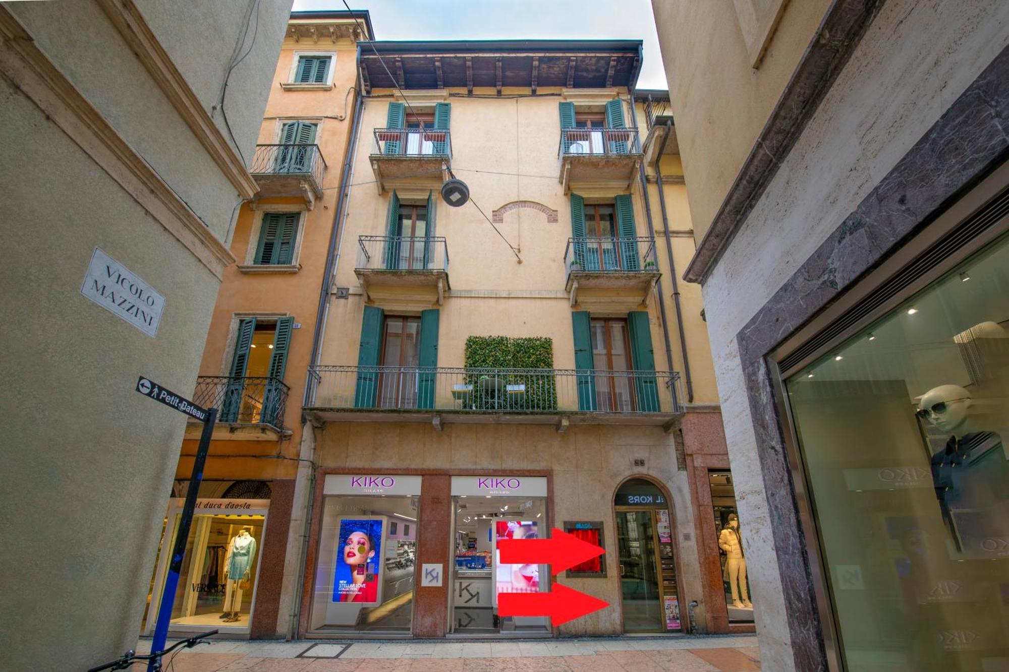 Palace Home Mazzini Verona Center Zewnętrze zdjęcie